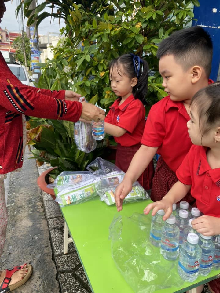 CHIA SẺ YÊU THƯƠNG
